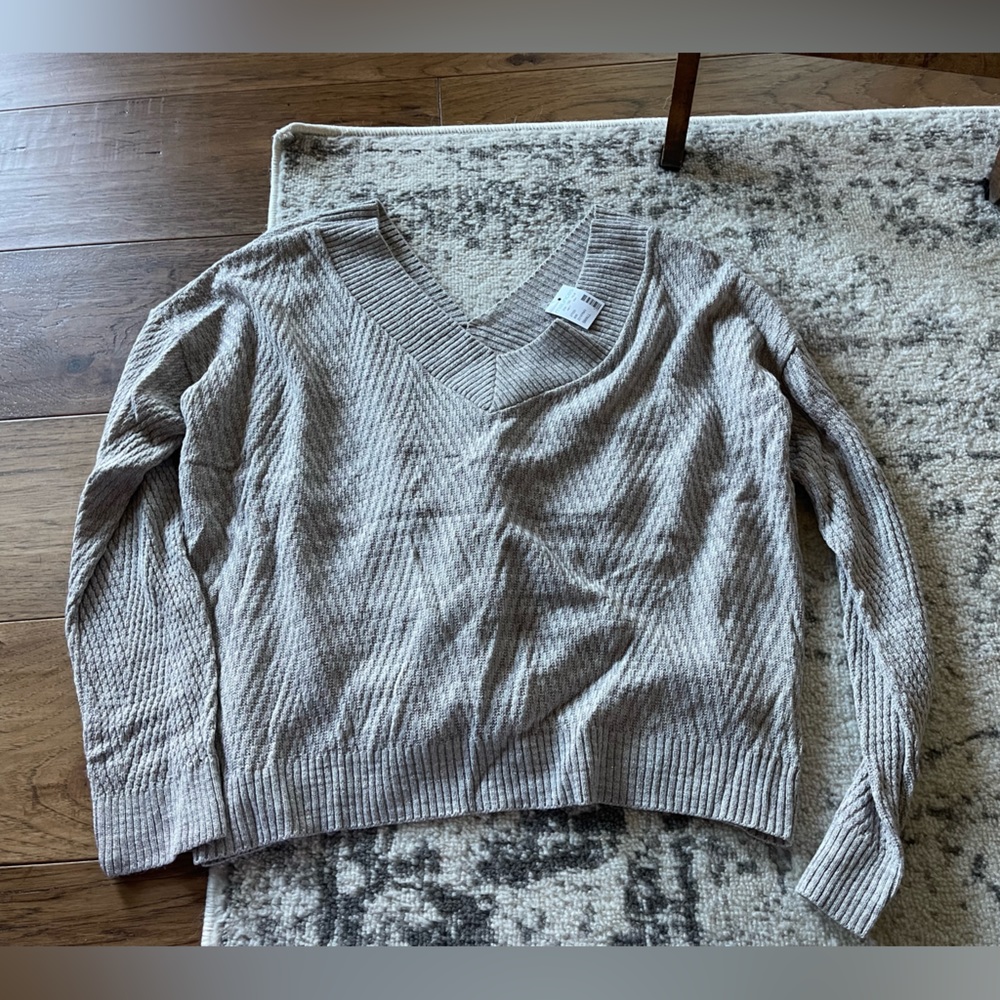 NWT sweater knot tie.